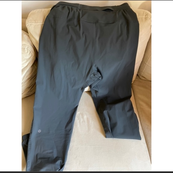 Lululemon Obsidian Surge Jogger Size S TALL - Picture 4 of 5